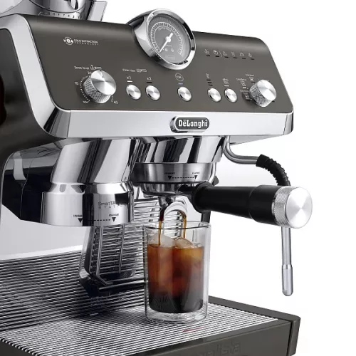 Рожковая кофеварка Delonghi EC9555.BK