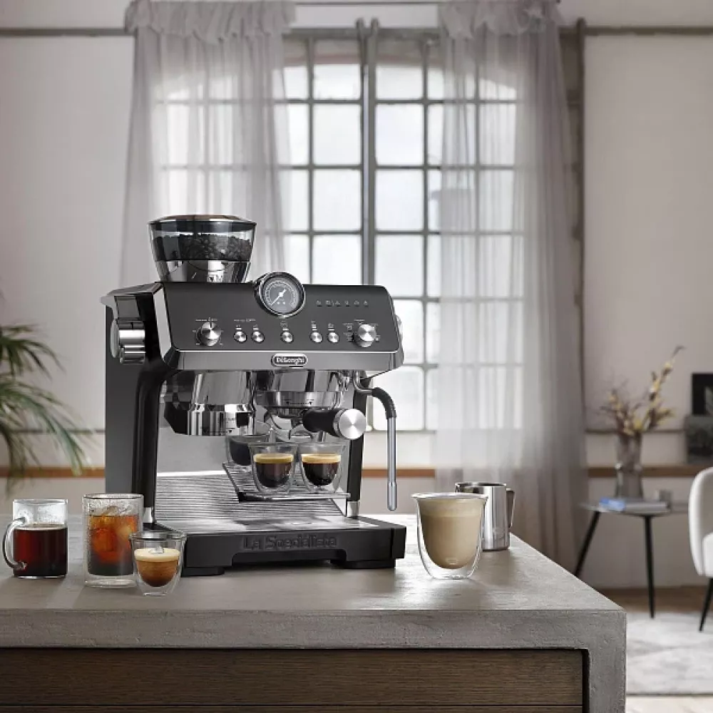 Рожковая кофеварка Delonghi EC9555.BK