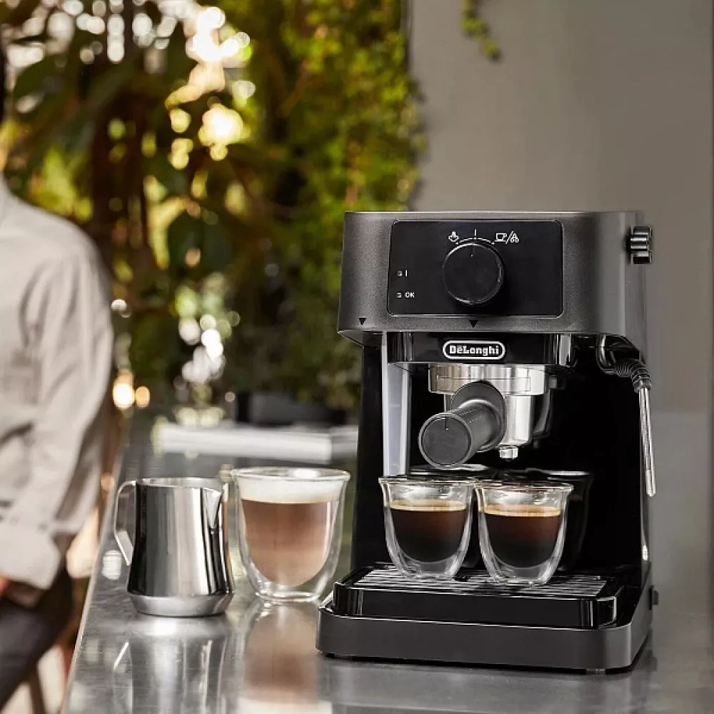 Рожковая кофеварка DeLonghi EC230.BK