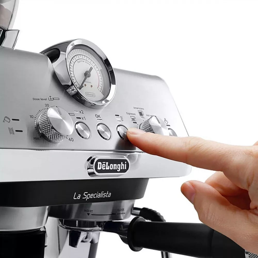 Рожковая кофеварка DeLonghi EC9155.MB